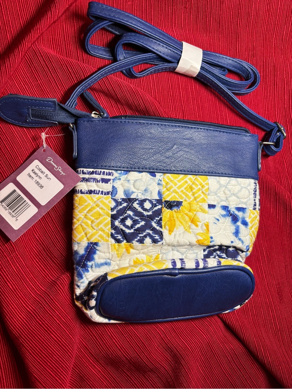 Donna Sharp “Kaelynn” patchwork quilted crossbody bag; in Cobalt Sun design. - Picture 3 of 9